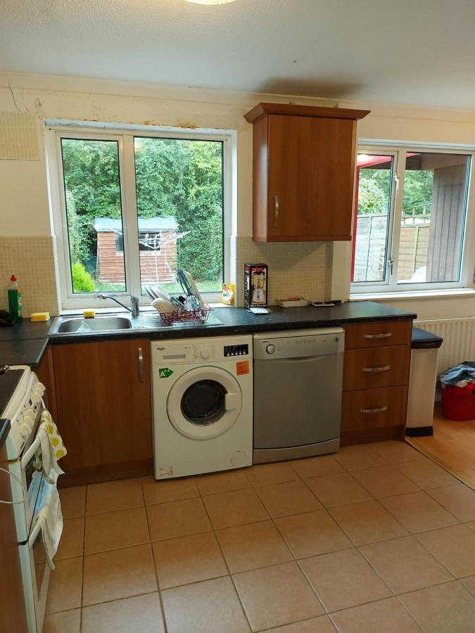 Spacious And Serene Stay Near Milton Keynes Centre Willen Exteriör bild