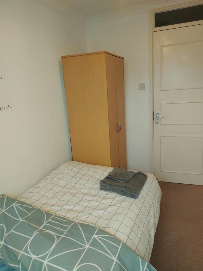 Spacious And Serene Stay Near Milton Keynes Centre Willen Exteriör bild