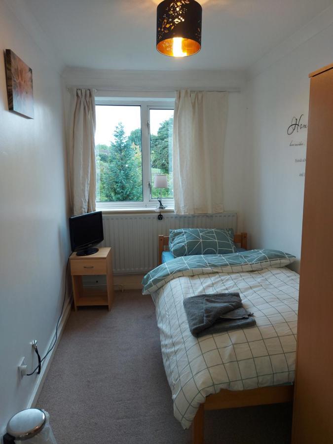 Spacious And Serene Stay Near Milton Keynes Centre Willen Exteriör bild