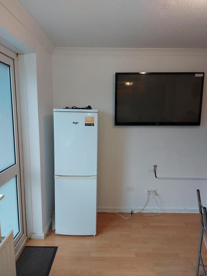 Spacious And Serene Stay Near Milton Keynes Centre Willen Exteriör bild