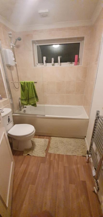 Spacious And Serene Stay Near Milton Keynes Centre Willen Exteriör bild