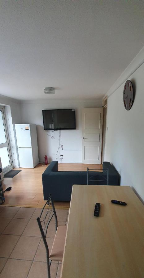 Spacious And Serene Stay Near Milton Keynes Centre Willen Exteriör bild