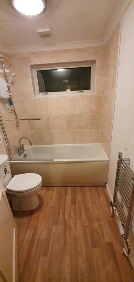 Spacious And Serene Stay Near Milton Keynes Centre Willen Exteriör bild