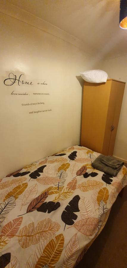 Spacious And Serene Stay Near Milton Keynes Centre Willen Exteriör bild