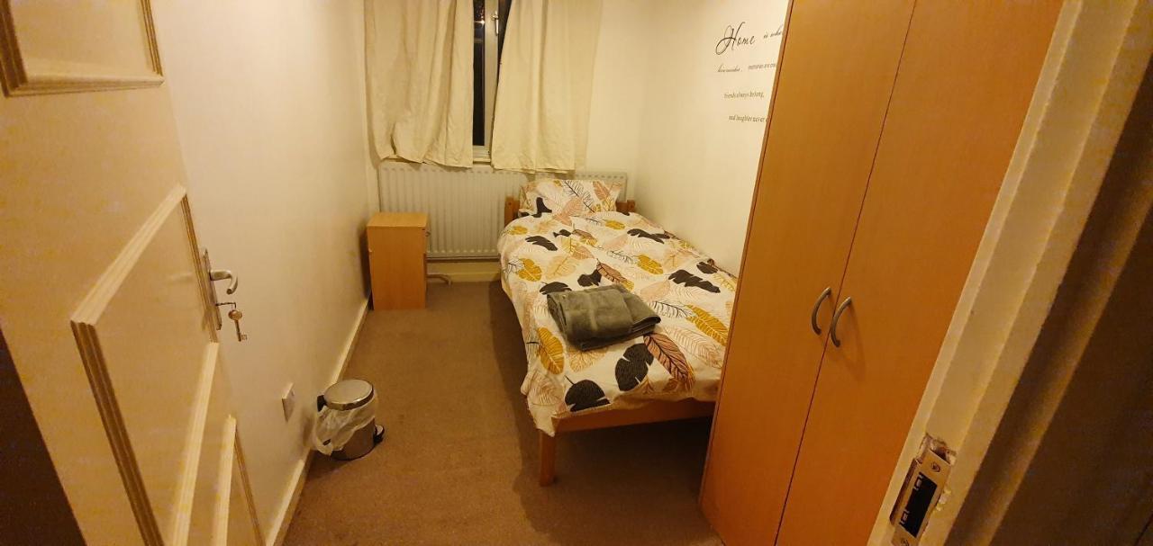 Spacious And Serene Stay Near Milton Keynes Centre Willen Exteriör bild